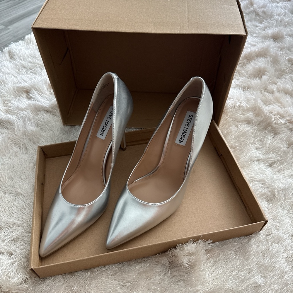 Steve Madden Silver Pointed-Toe Heels